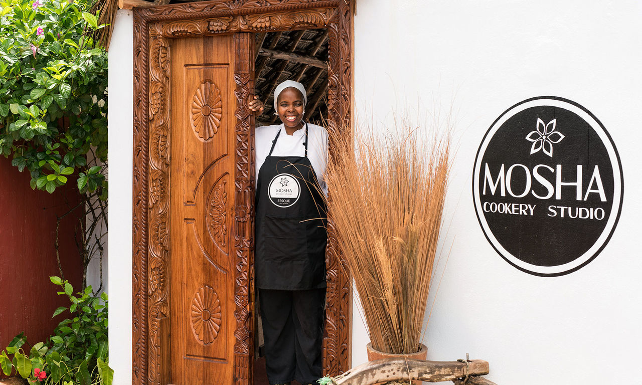 Small-Group Cooking Lesson in Zanzibar Countryside