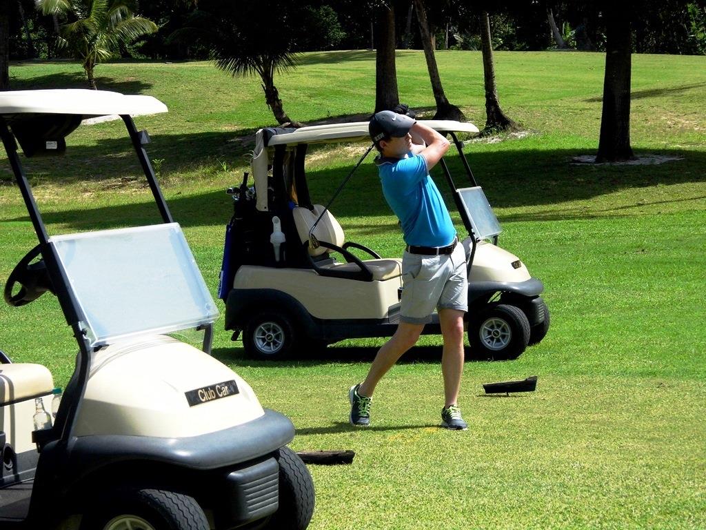 Explore Sea Cliff Resort by golf cart with a private guide. 2
